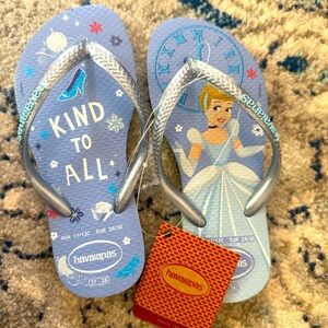 NWT Havaianas kid sandal Cinderella